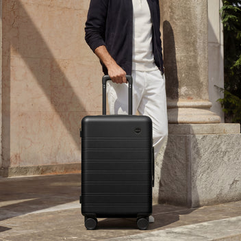 Lightweight PC Hard Shell Suitcase, 20-inch International Carry On Luggage Airline Approved with TSA Lock, 360 Silent Spinner Wheels- Ideal for Travel Suitcase Matte Black